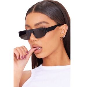 PRETTYLITTLETHING Black Matte Metal Frame Slim Visor Sunglasses